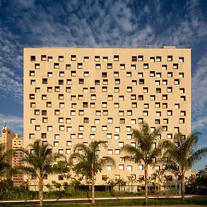 B Hotel
